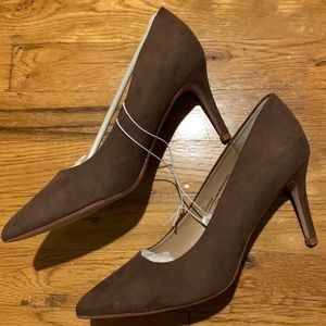 Chocolate suede pumps